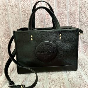 👜 🖤 Used Coach Dempsey Carryall Patch